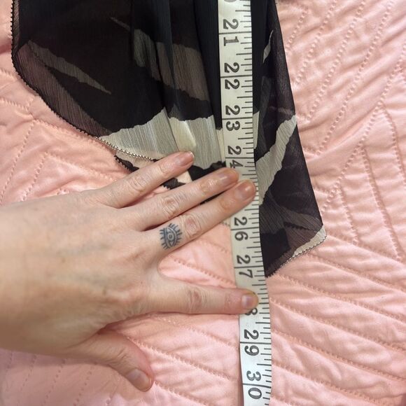 Tory Burch Lucea Top Animal Stripe
Black White size 14 large extra large zipper - Picture 8 of 15